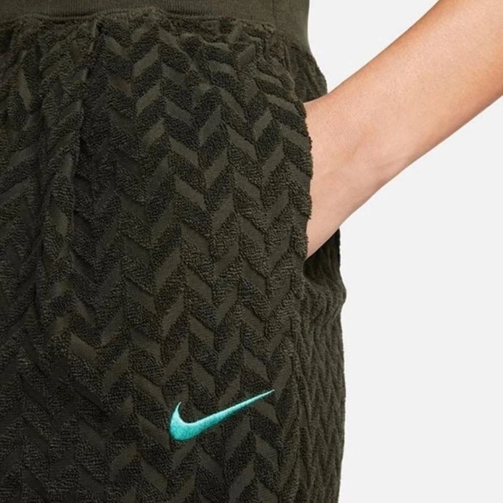 Nike Women's Sportswear Everyday Modern High Rise Joggers Sequoia olive green L